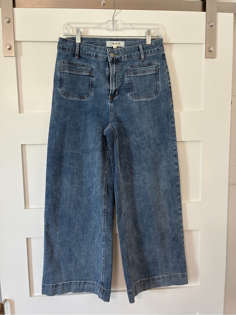 Charlie B Size 8 Wide Leg Cropped Jeans 26” Inseam Medium Wash